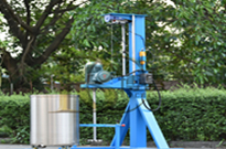 周末不休息，客戶來工廠現場試機